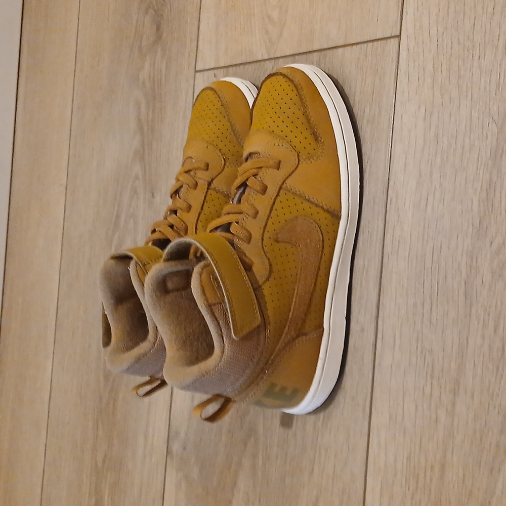 Nike Court Borough Mid Top Sneakers - Picture 5 of 5